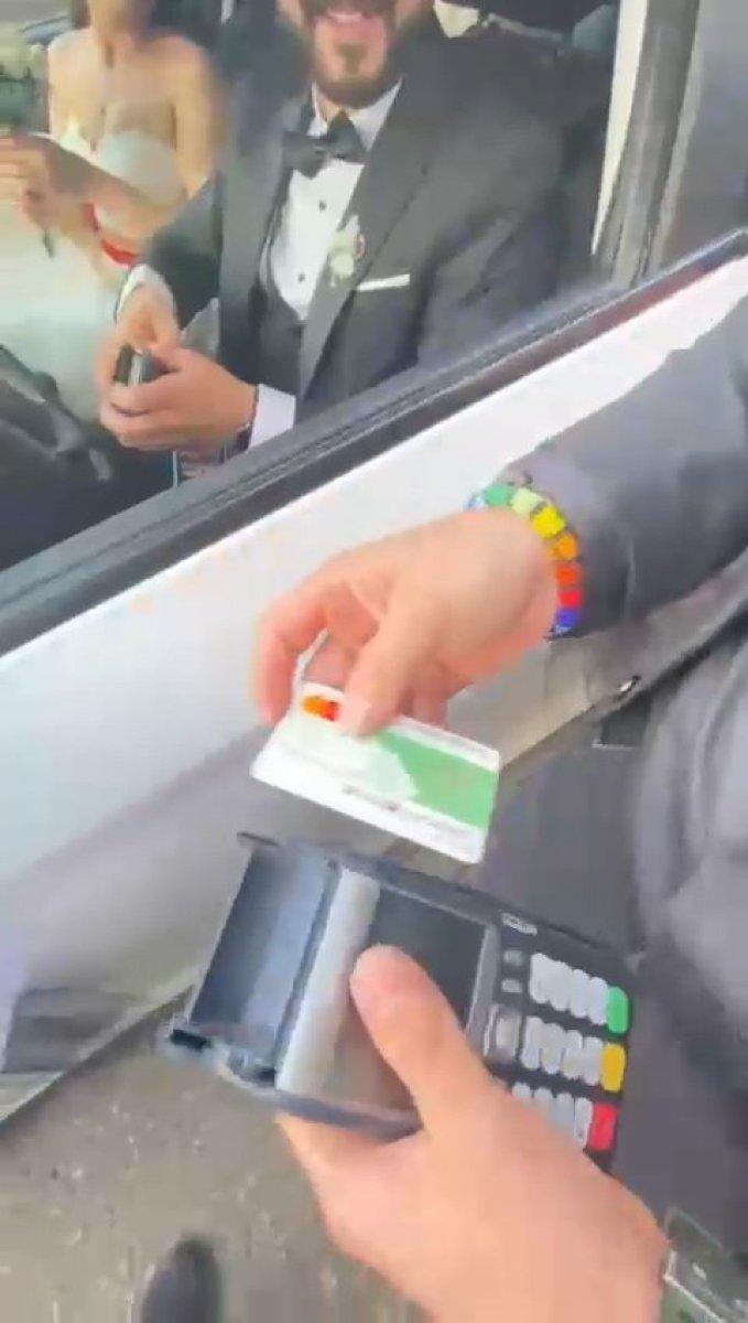 Rize'de düğünde POS cihazı ile bahşiş alma kamerada