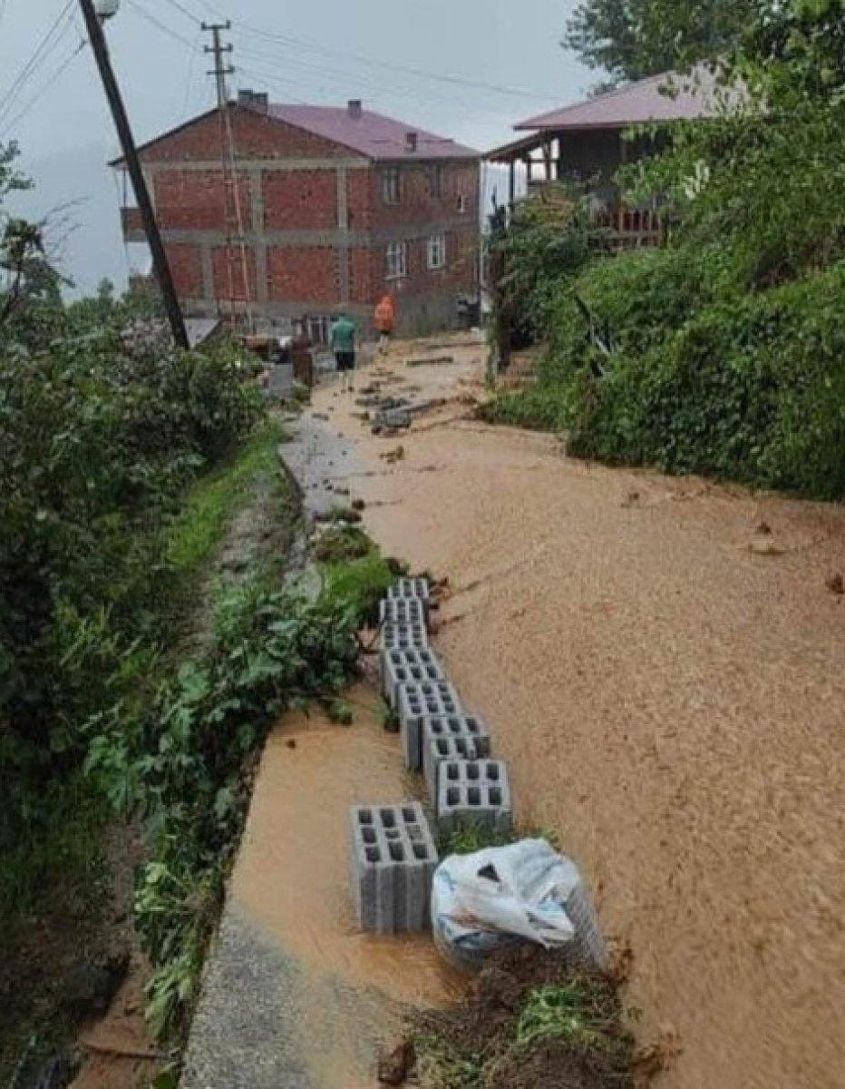Giresun'da şiddetli yağış sonrası sel ve heyelan
