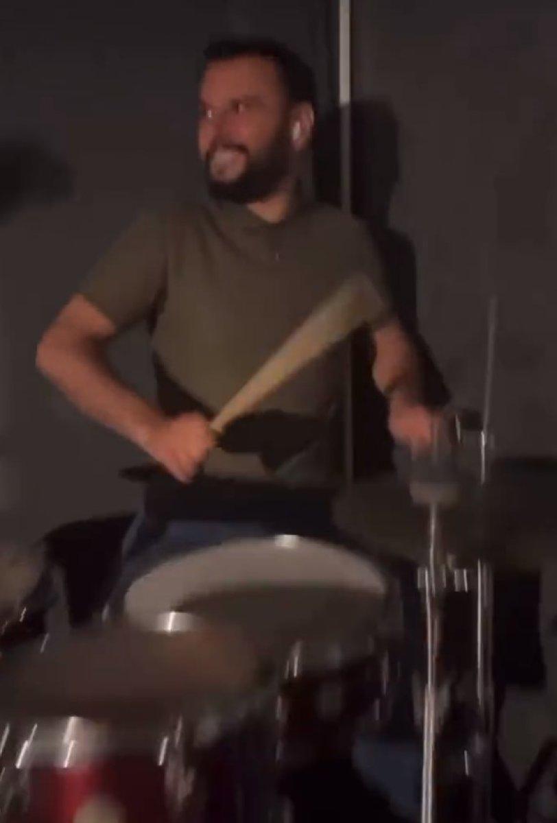 Alişan bateri çaldı, Buse Varol söyledi