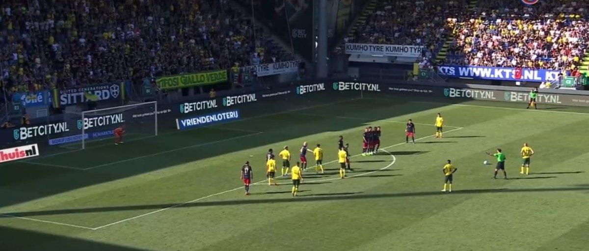 Burak Yılmaz, ilk maçında frikikten gol attı