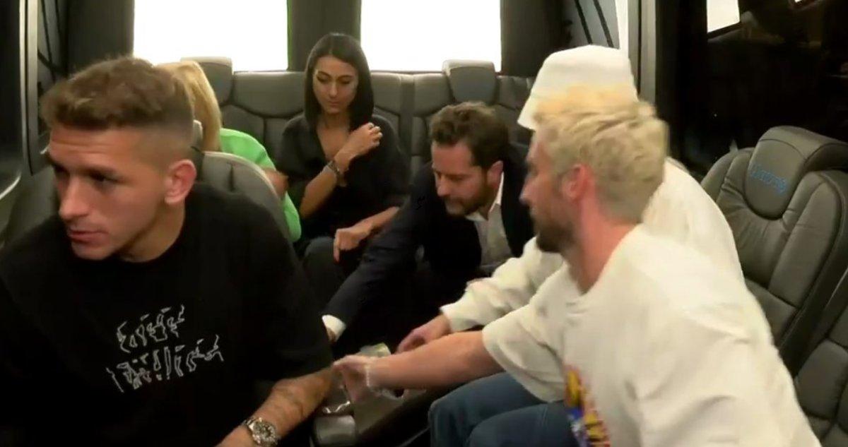 Galatasaray'ın yeni yıldızları Mertens ve Torreira İstanbul'a geldi