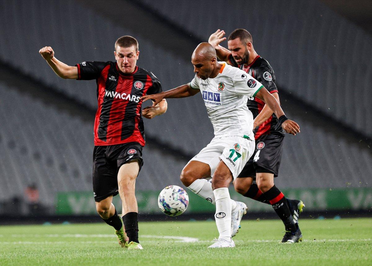 Alanyaspor Fatih Karagümrük'ü 4 golle geçti