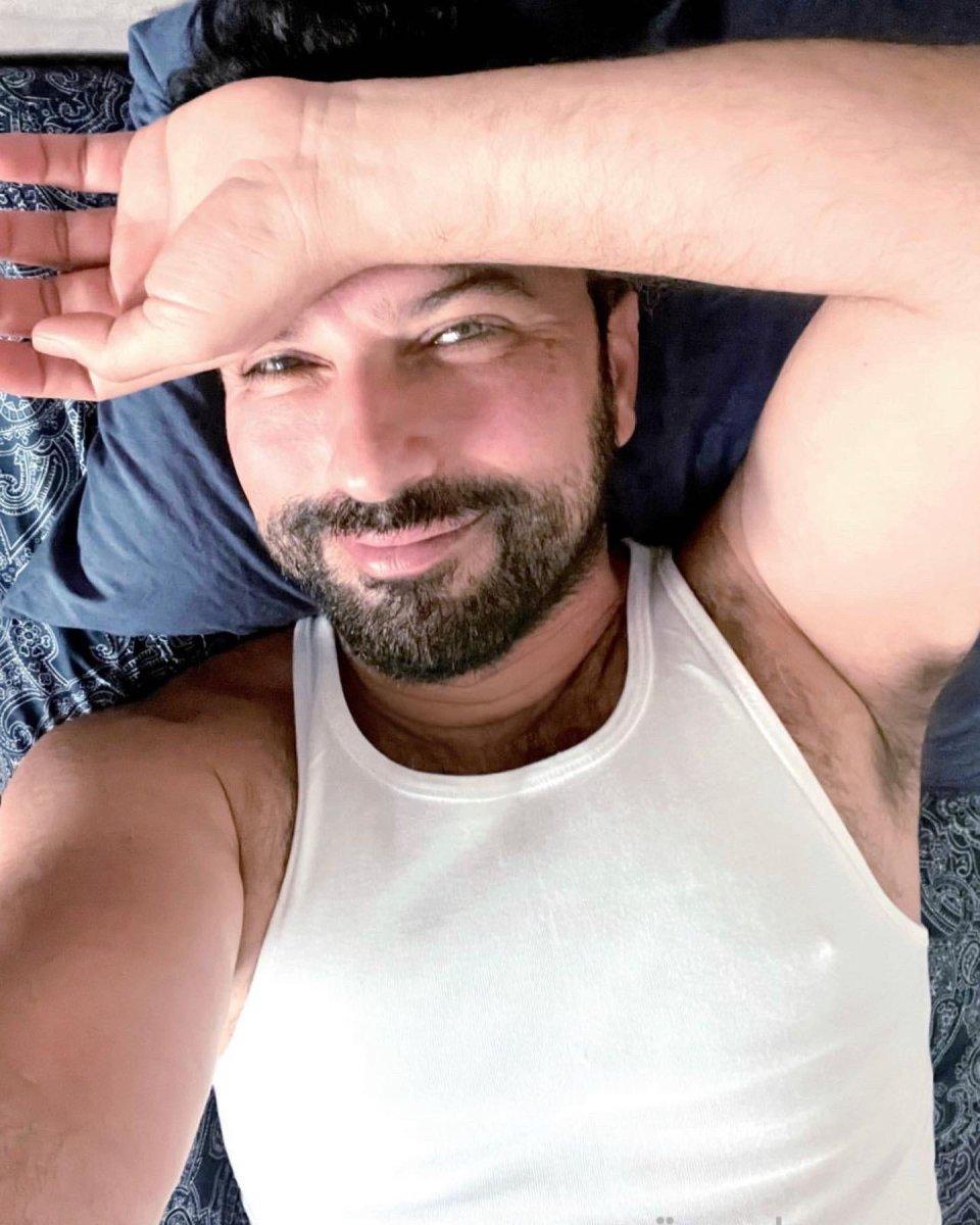 Tarkan'ın koltuk altı kılları gündem oldu