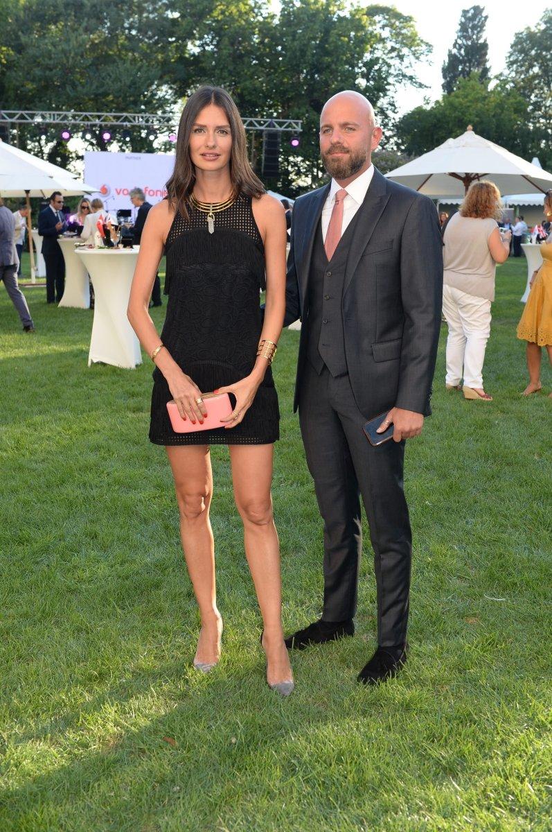 Yasemin ve İzzet Özilhan boşanma aşamasında