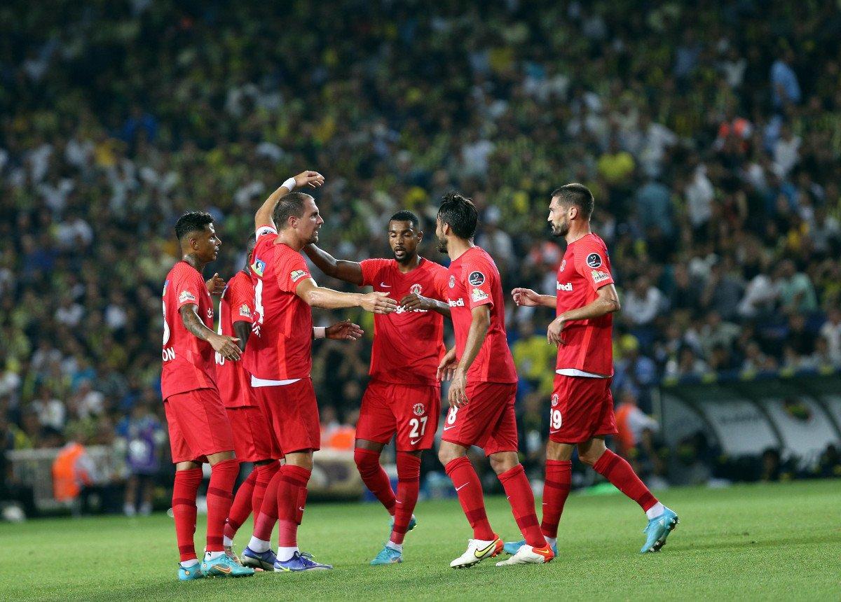 Fenerbahçe, Ümraniyespor'la berabere kaldı