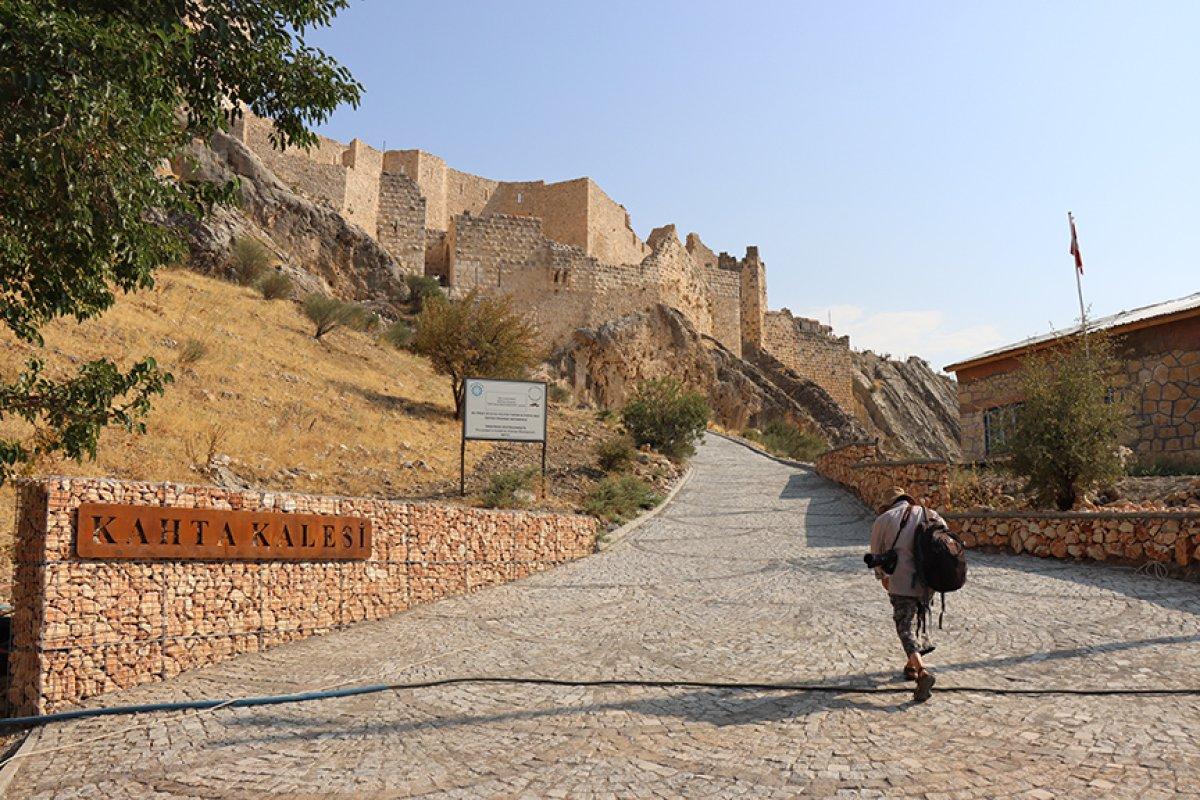 Kahta Kalesi 17 yıl sonra ziyaretçileriyle buluştu