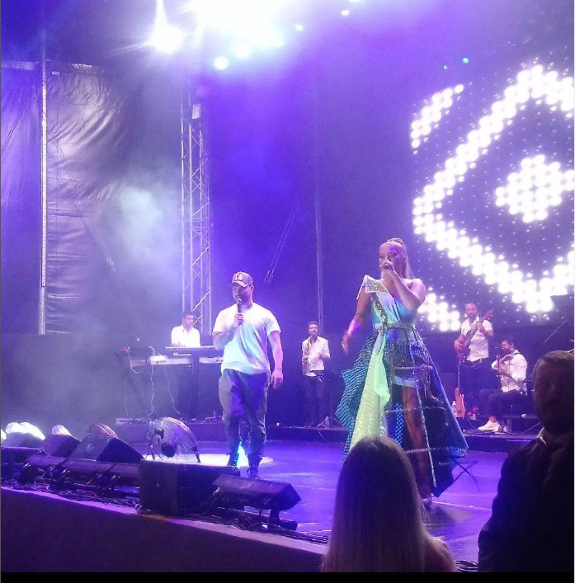 Sinan Akçıl: Demet Akalın'ı sevmeyen bizden değildir