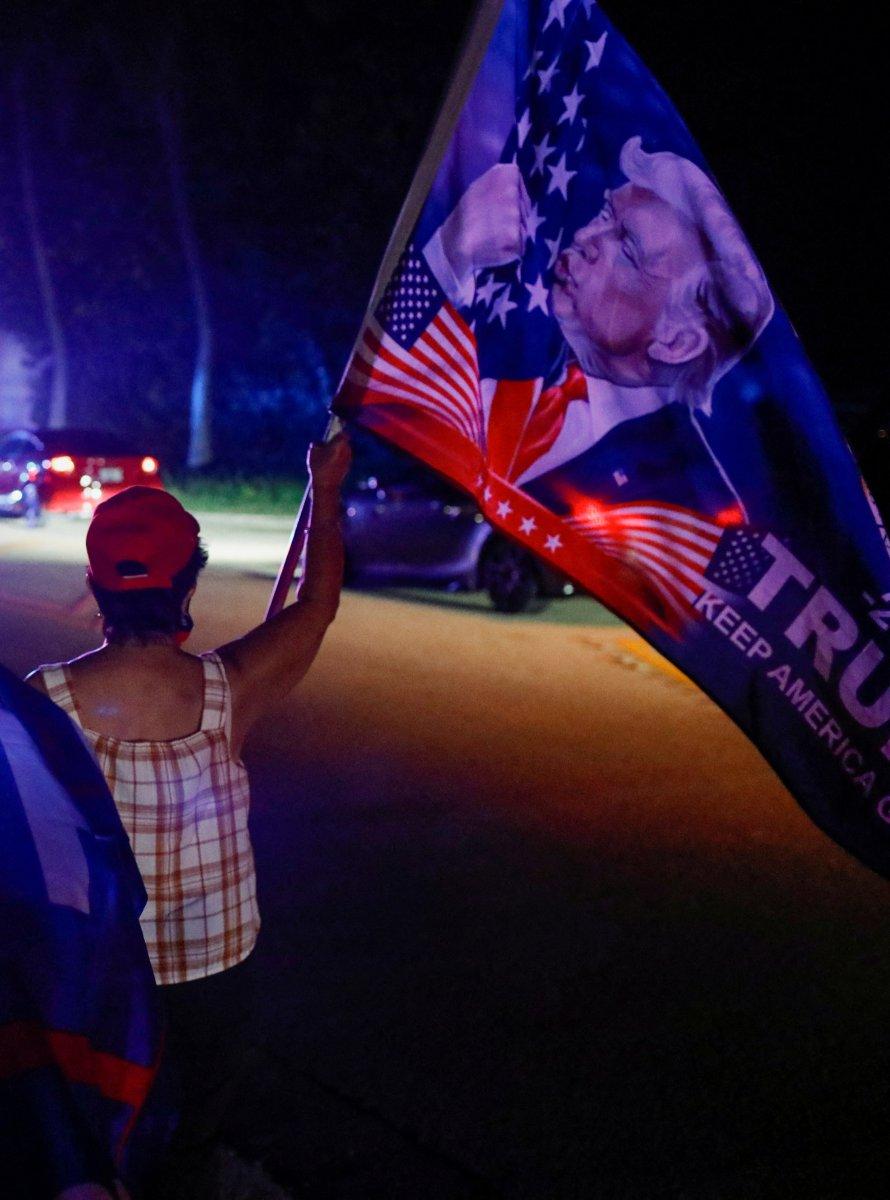 Trump'ın Florida'daki evine FBI tarafından baskın yapıldı