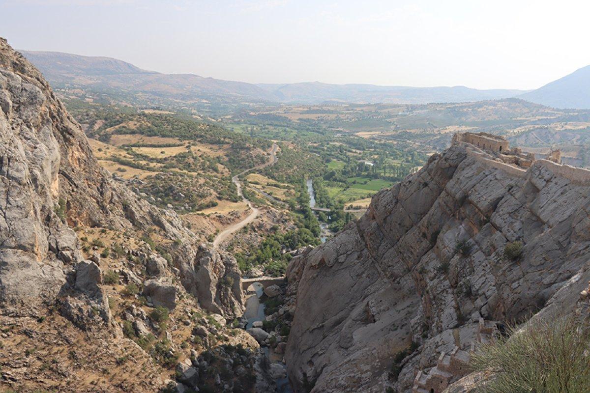 Kahta Kalesi 17 yıl sonra ziyaretçileriyle buluştu