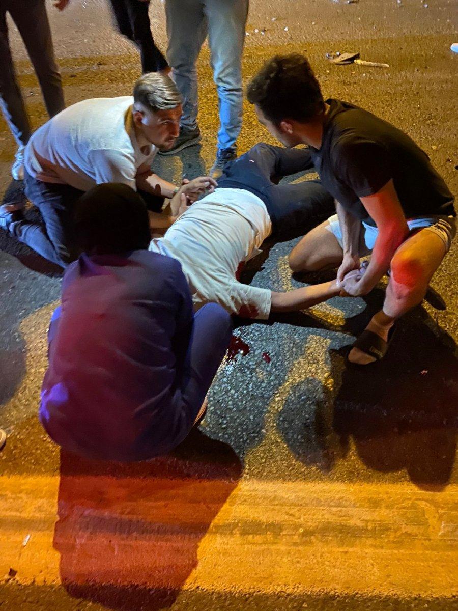 Sultangazi'de taksi şoförü, lastik değiştirirken kazaya kurban gitti