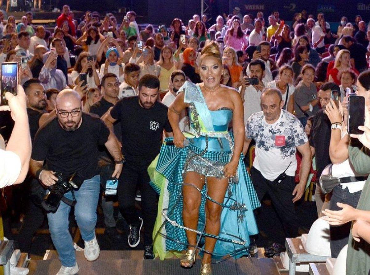 Demet Akalın: Okan'ı zor tutuyorum