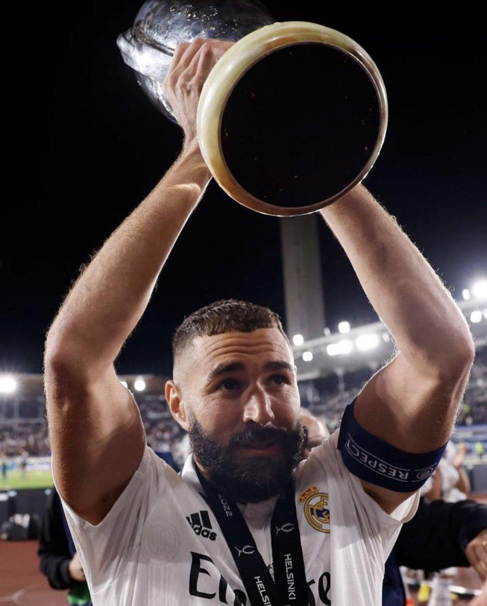 Benzema, Real Madrid tarihinin en golcü ikinci oyuncusu oldu