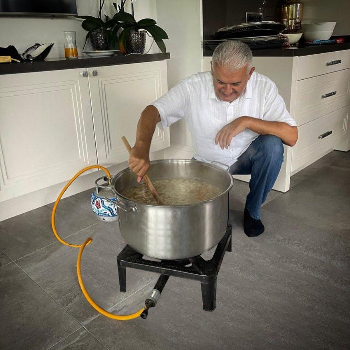 Binali Yıldırım'dan aşure paylaşımı