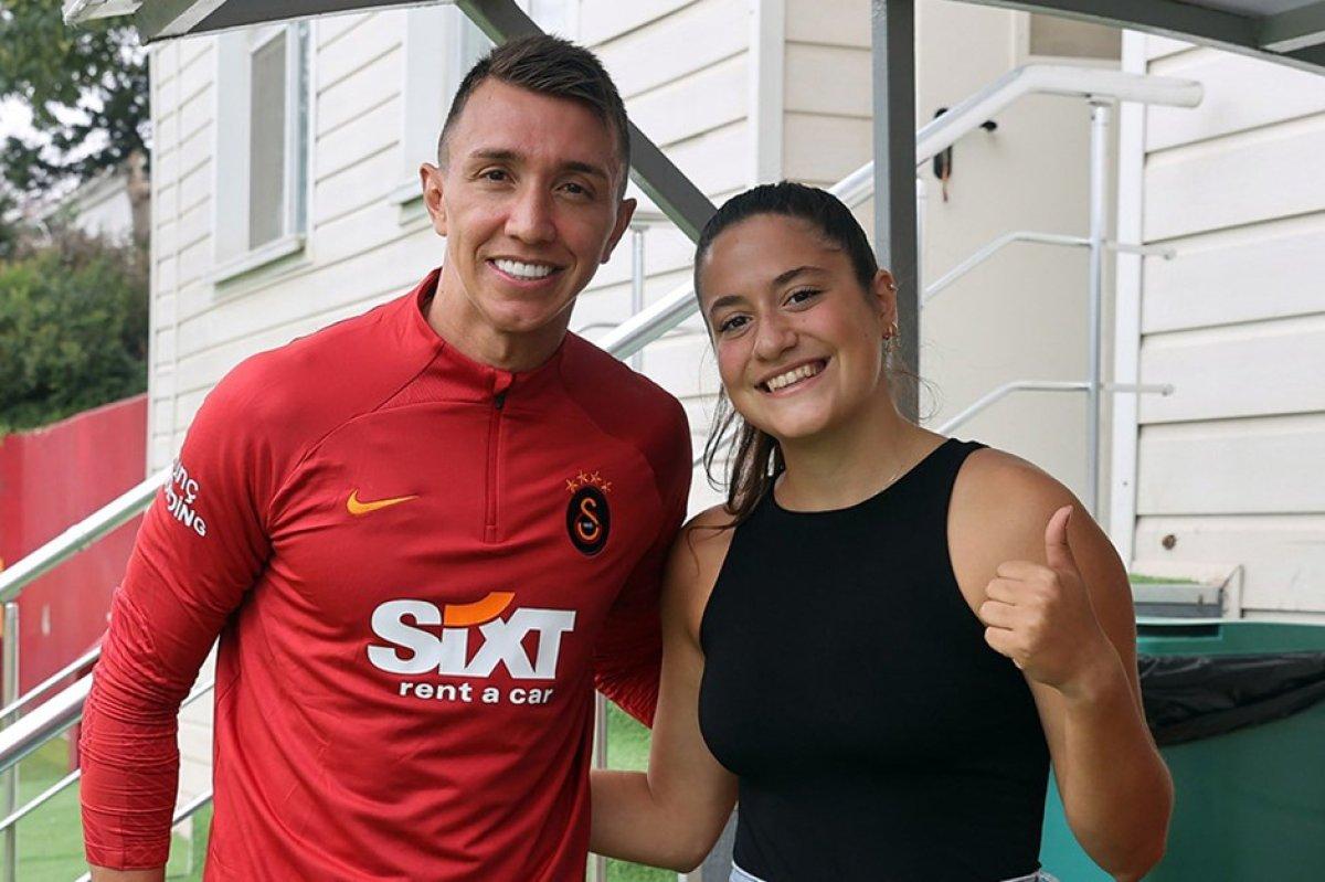 Aysu Türkoğlu'ndan Galatasaray'a ziyaret