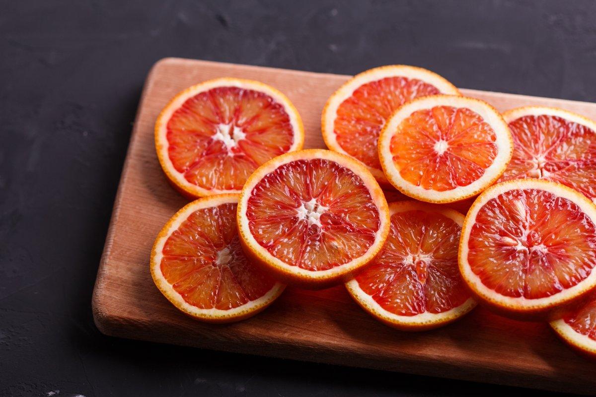 Koyu halkaları azaltmaya yardımcı olan 10 yiyecek