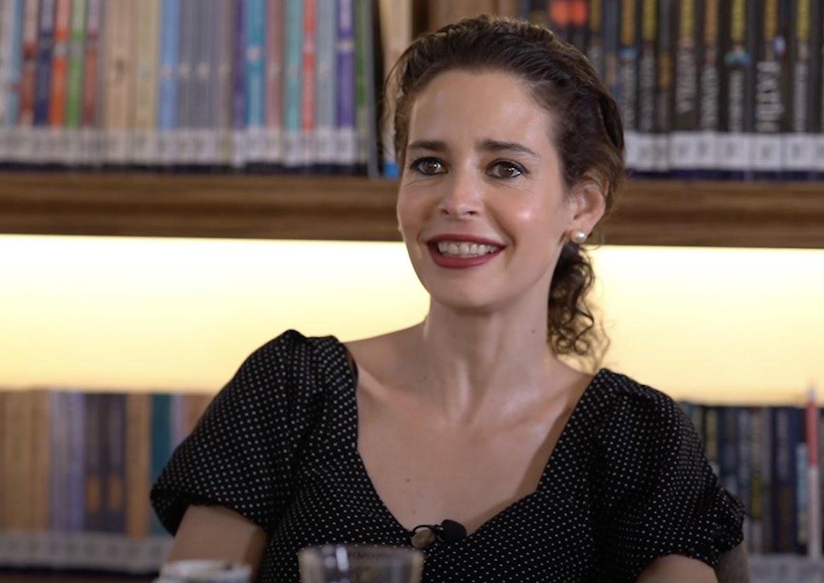 Adem Metan'ın Pelin Batu ile yaptığı röportajda neşeli anlar