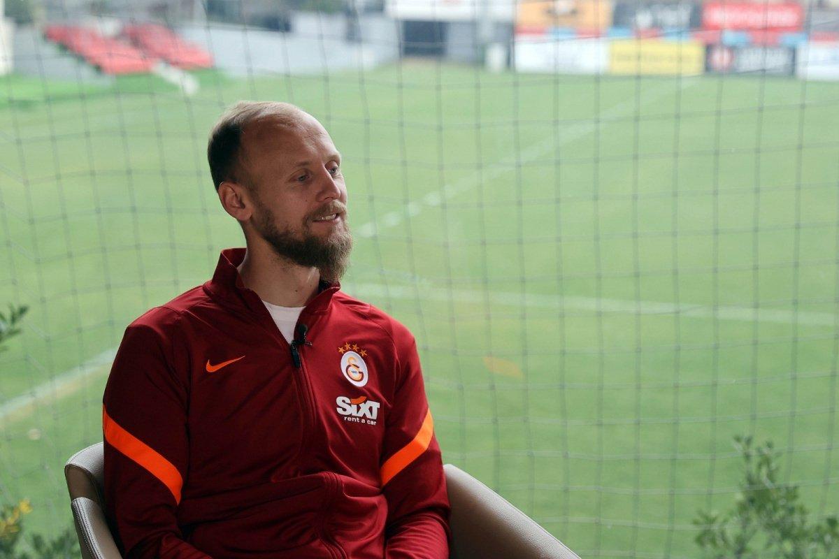 Semih Kaya futbolu bıraktığını açıkladı