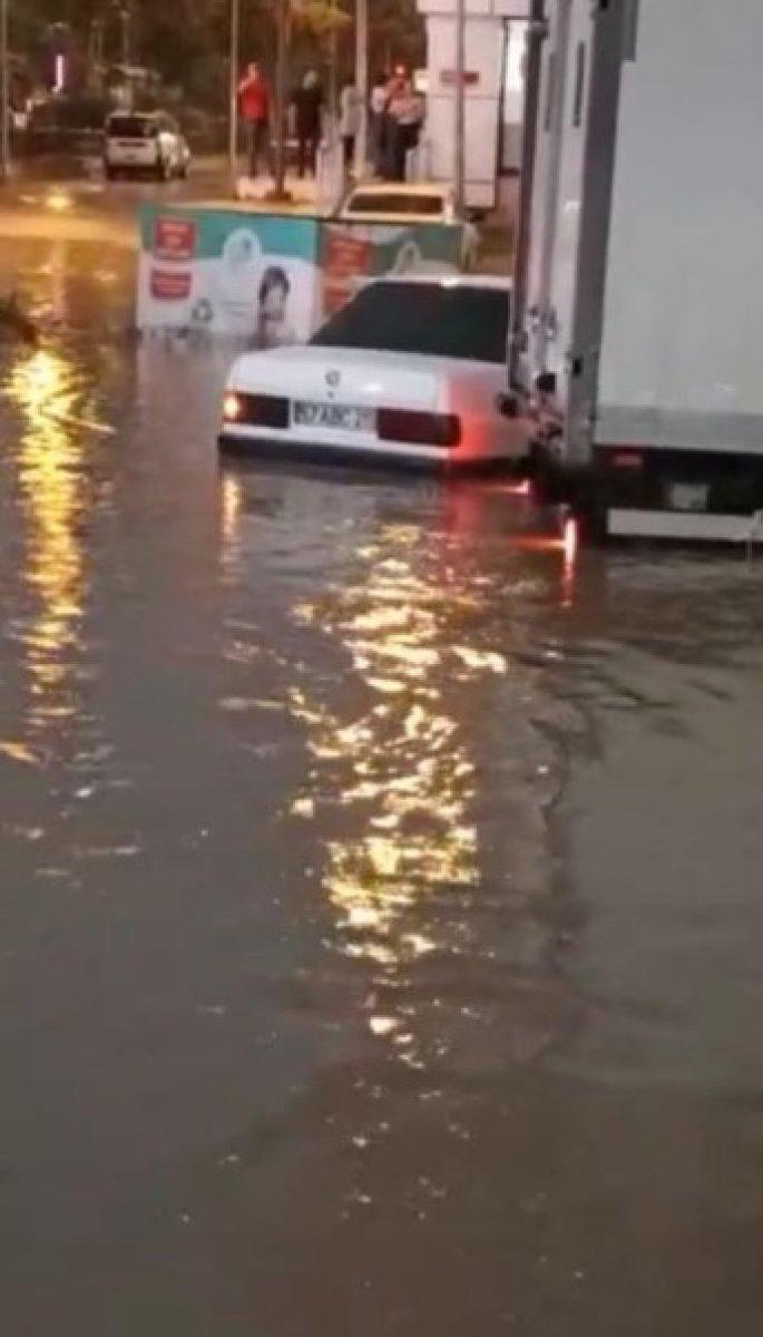 Sinop Boyabat'ta sağanak sonrası su baskını