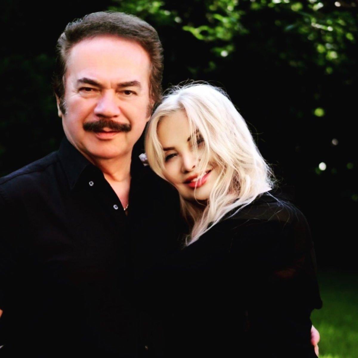 Sevim Emre gençlik fotoğrafını paylaştı