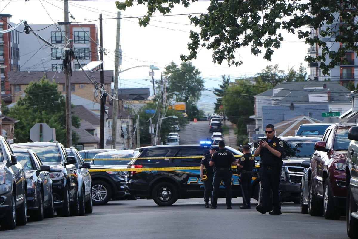 Selman Rüşdi'ye saldıran kişinin evinde arama yapıldı