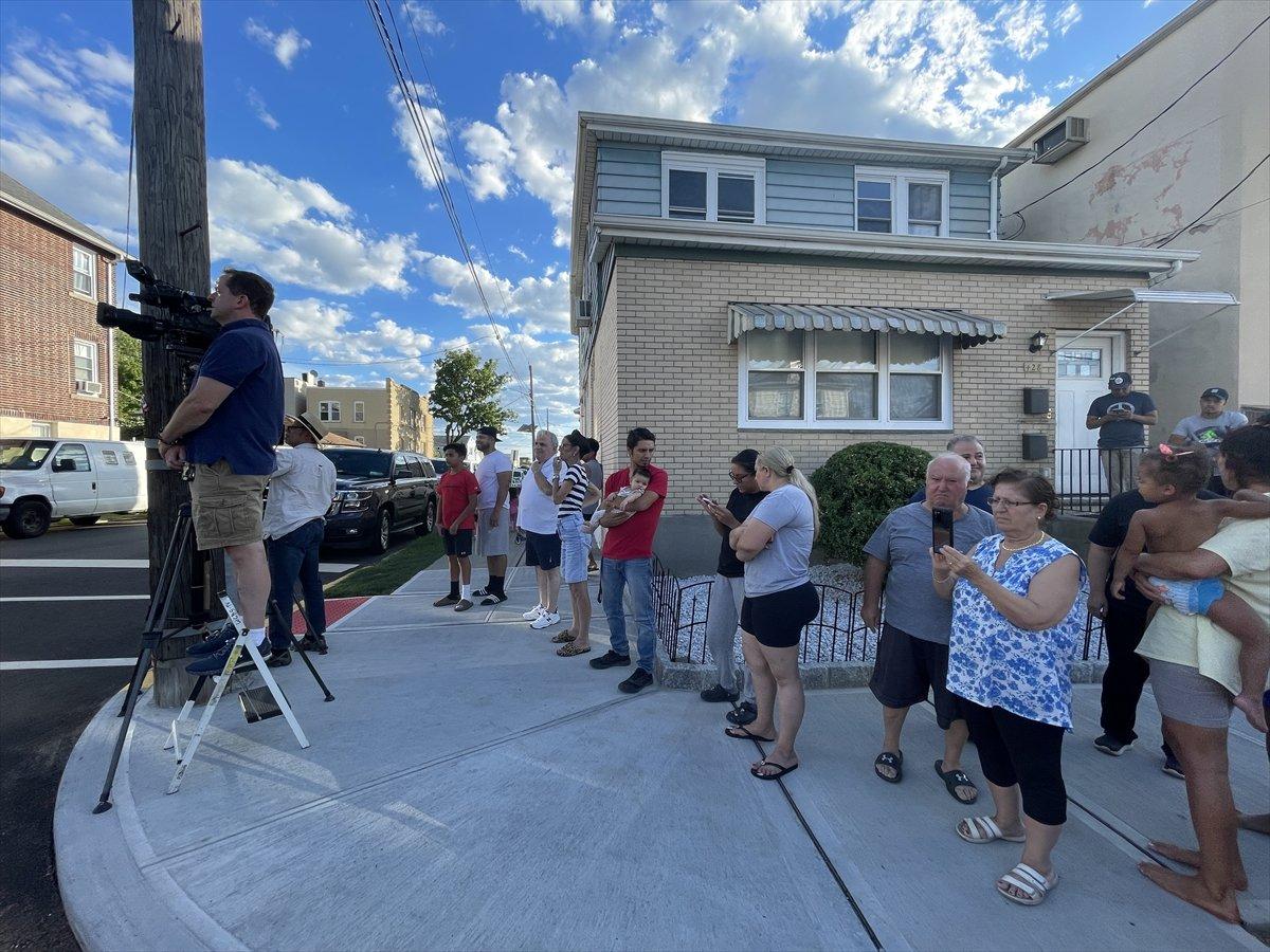 Selman Rüşdi'ye saldıran kişinin evinde arama yapıldı