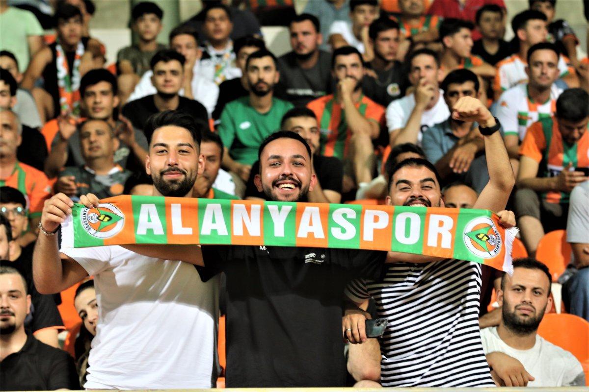 Beşiktaş, Alanyaspor ile berabere kaldı