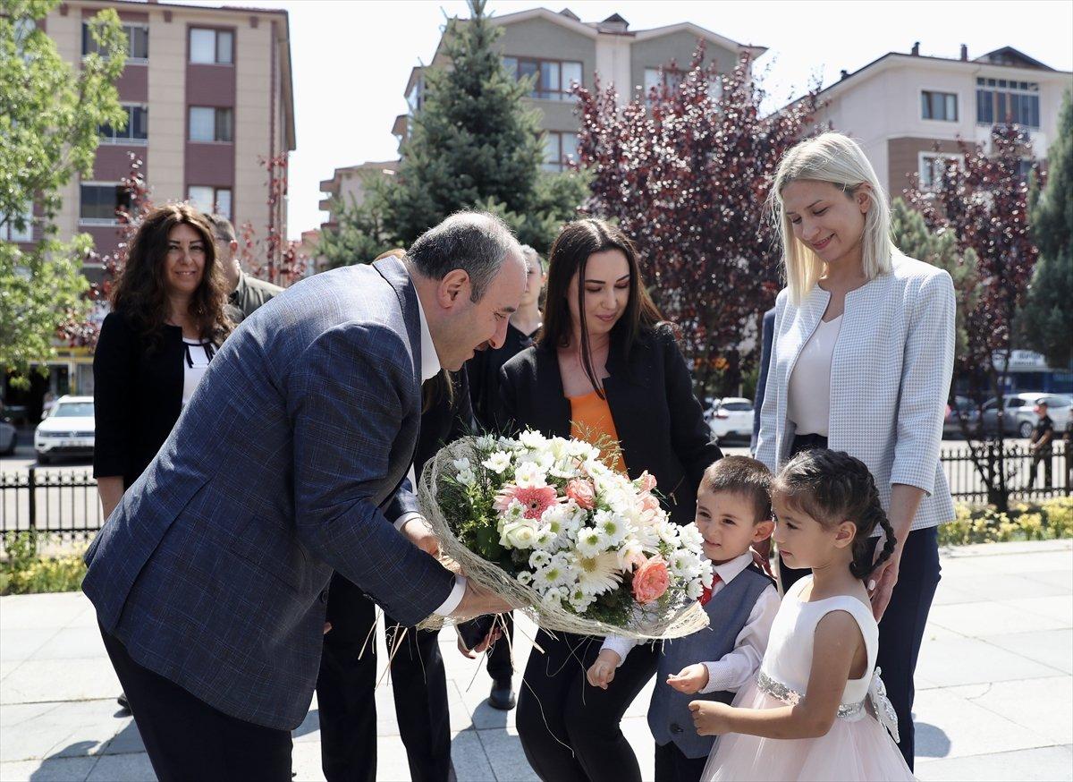 Mustafa Varank: Türkiye, uzay yarışından geri kalmamalı