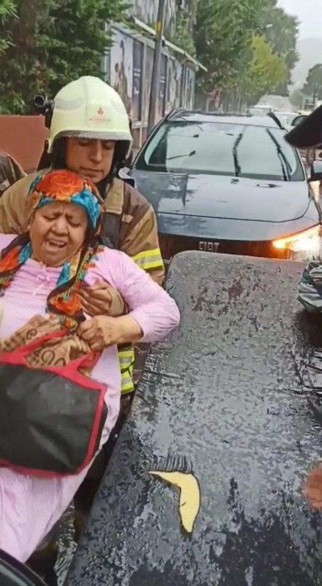 Sarıyer’de hastaneyi su bastı, hastalar tahliye edildi