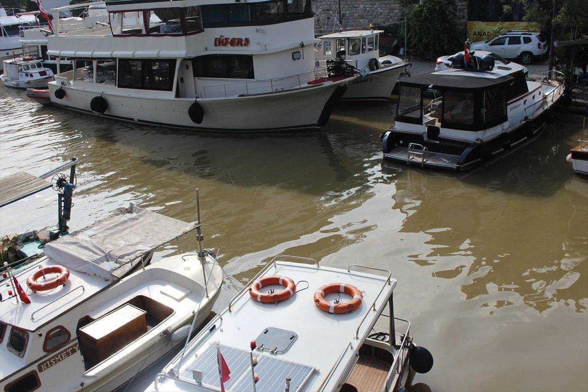İstanbul Boğazı, sağanağın ardından renk değiştirdi