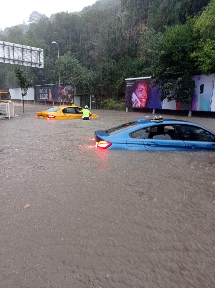 Sarıyer’de hastaneyi su bastı, hastalar tahliye edildi