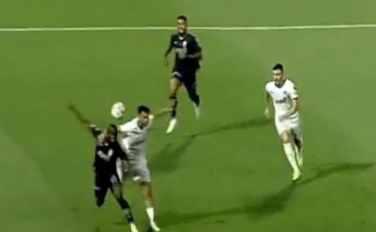 Kasımpaşa'da Hasan Emre kırmızı kart gördü