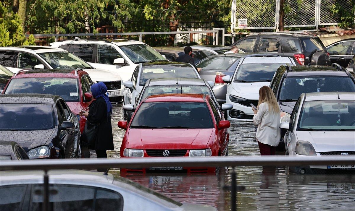 Ankara'da şiddetli fırtına ve sağanakta 1 can kaybı