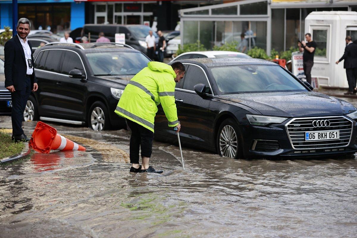 Ankara'da şiddetli fırtına ve sağanakta 1 can kaybı