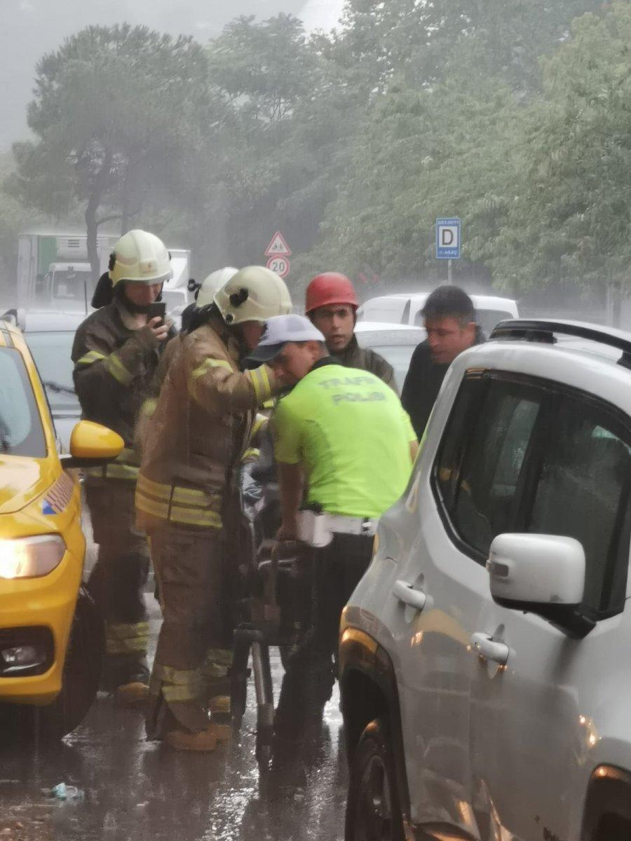 Sarıyer’de hastaneyi su bastı, hastalar tahliye edildi