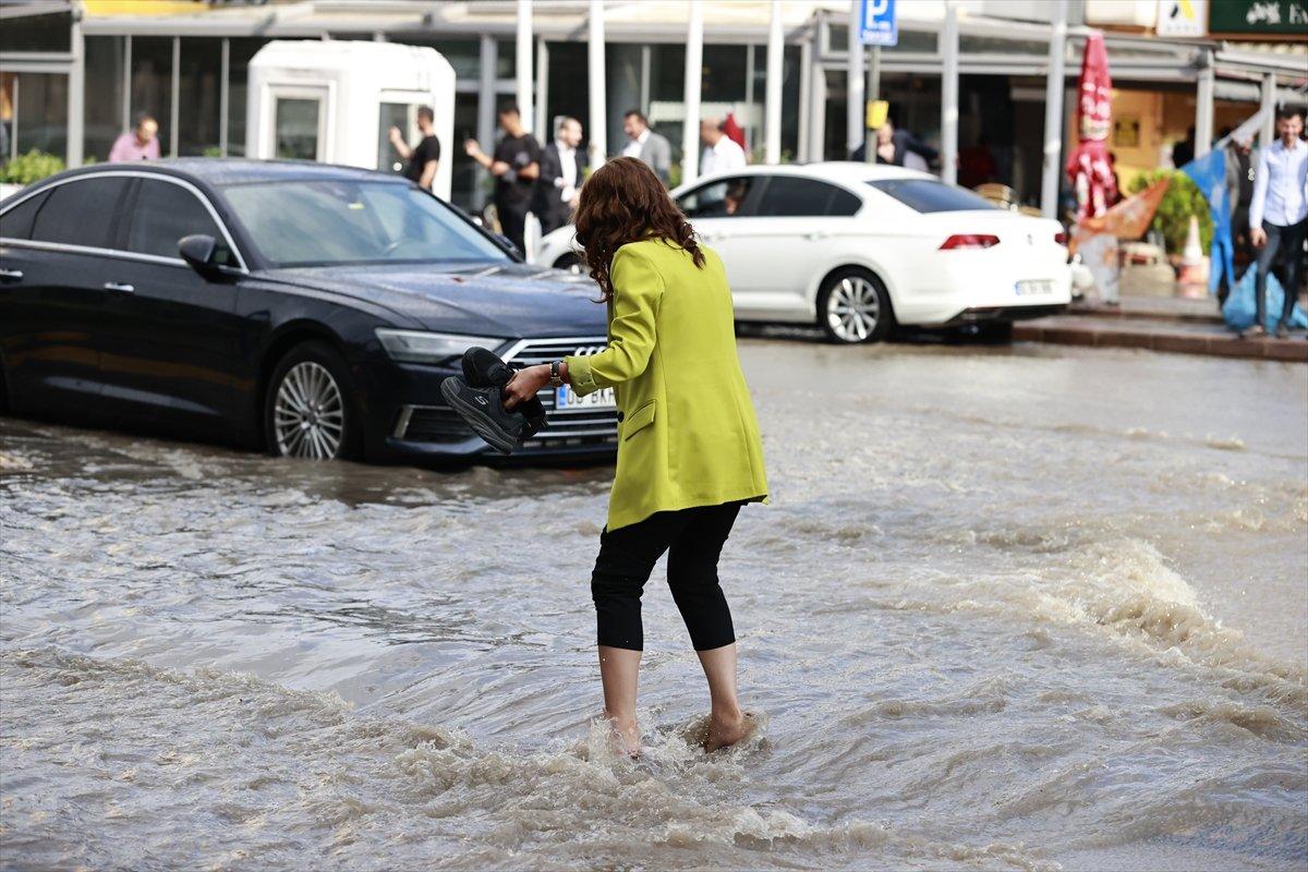 Ankara'da şiddetli fırtına ve sağanakta 1 can kaybı