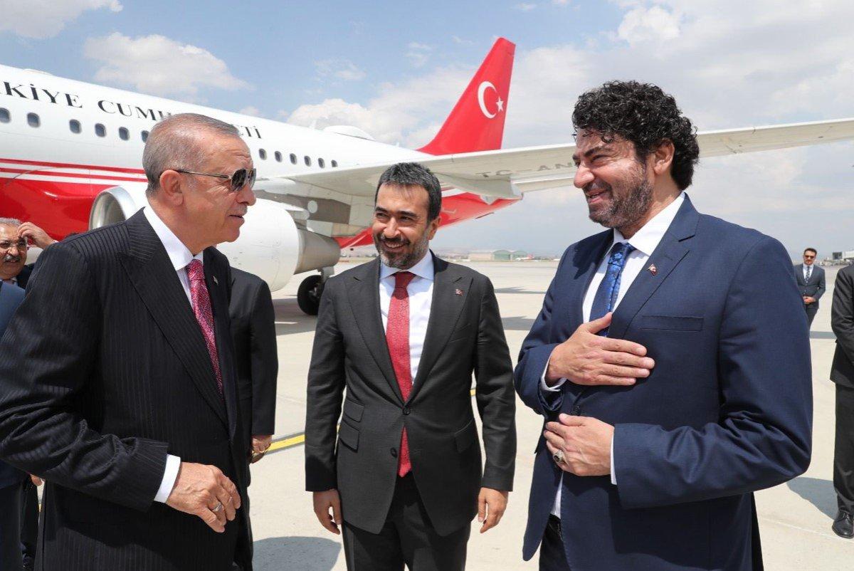 Hakan Taşıyan'dan Cumhurbaşkanı Erdoğan'a karşılama