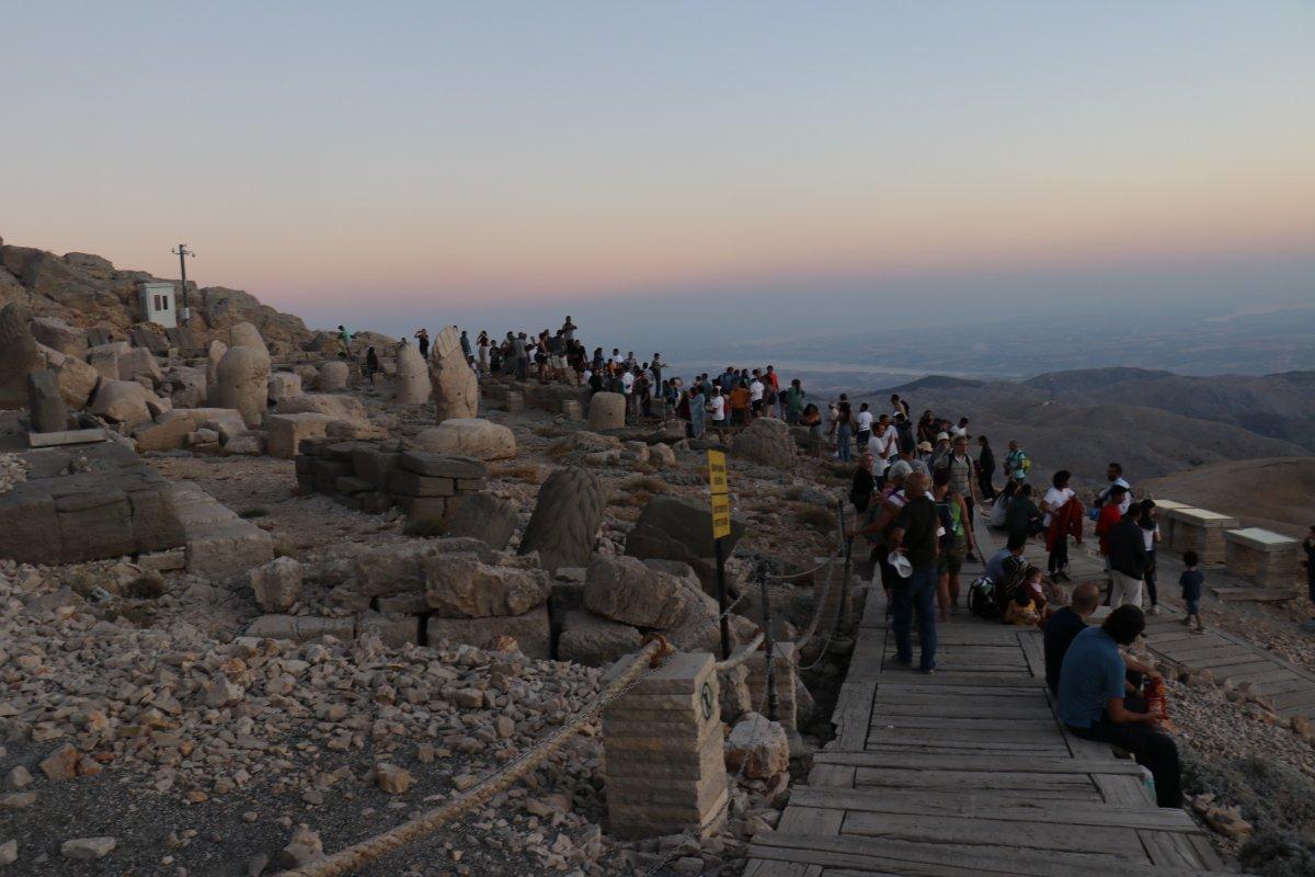 Nemrut’ta hafta sonu yoğunluğu