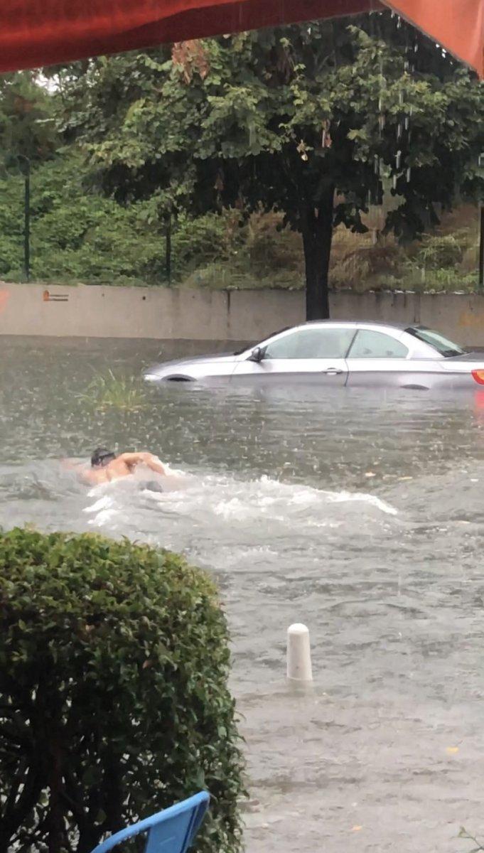 Sarıyer’de hastaneyi su bastı, hastalar tahliye edildi