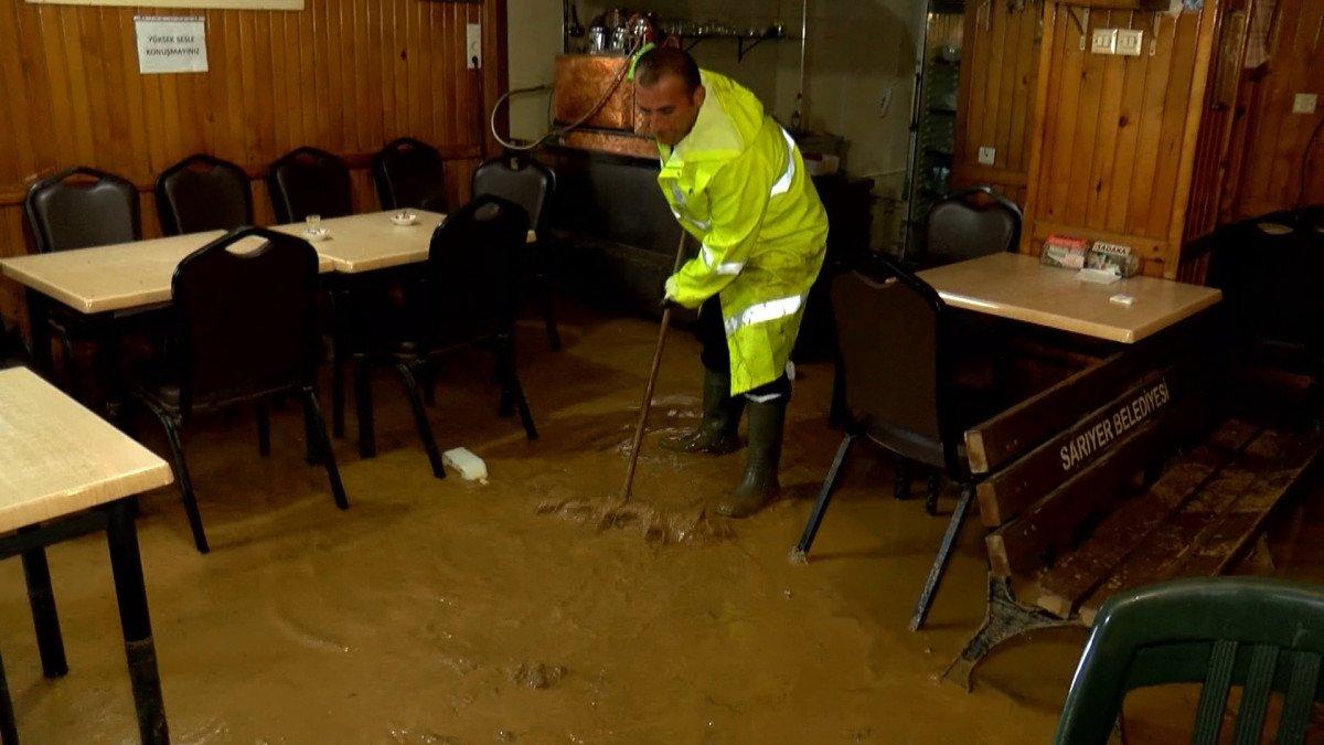 Sarıyer'de cami ve iş yerlerini su bastı