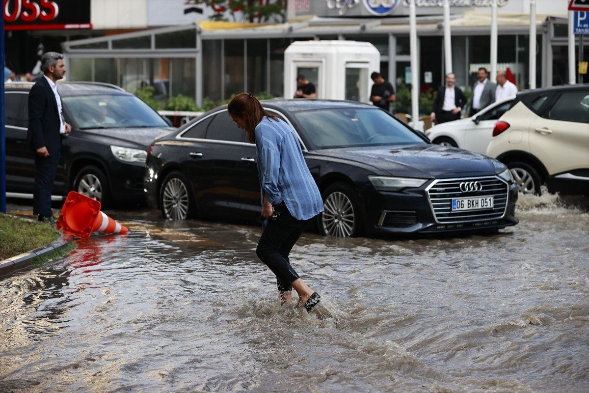 Ankara'da şiddetli fırtına ve sağanakta 1 can kaybı
