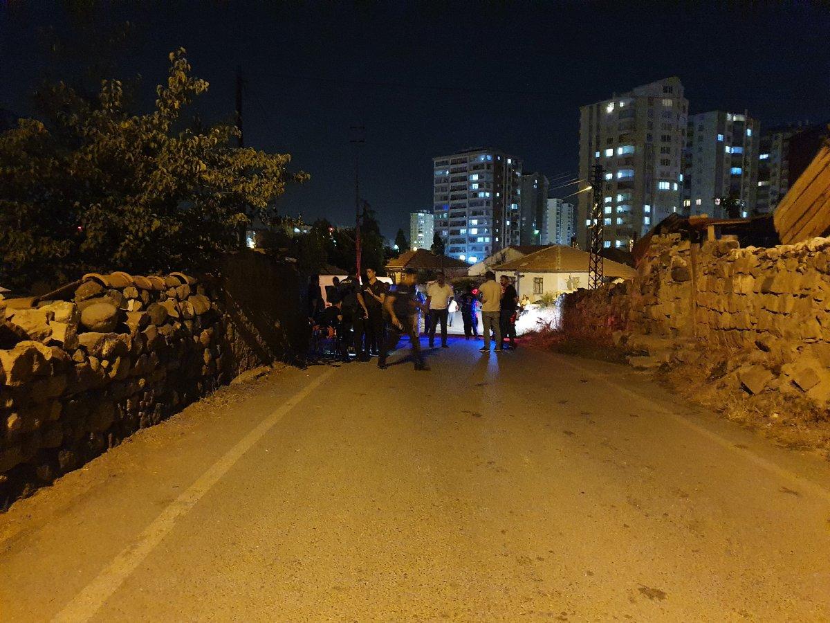 Kayseri'de komşularına kurşun yağdıran Metin Işık ve oğlu, tutuklandı