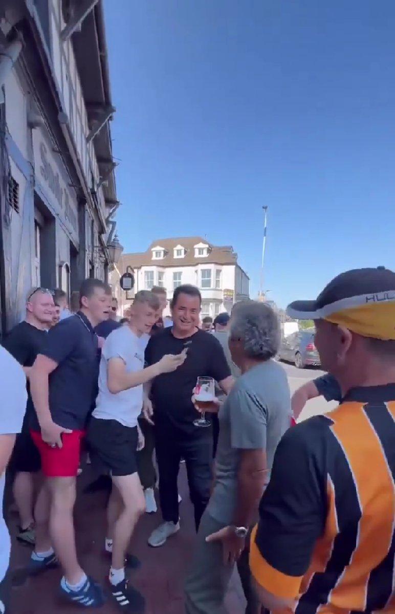 Hull City taraftarından Acun Ilıcalı’ya ilgi