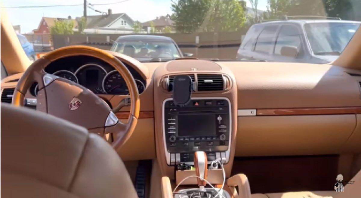 Erdem Baş, satın aldığı aracı tanıttı