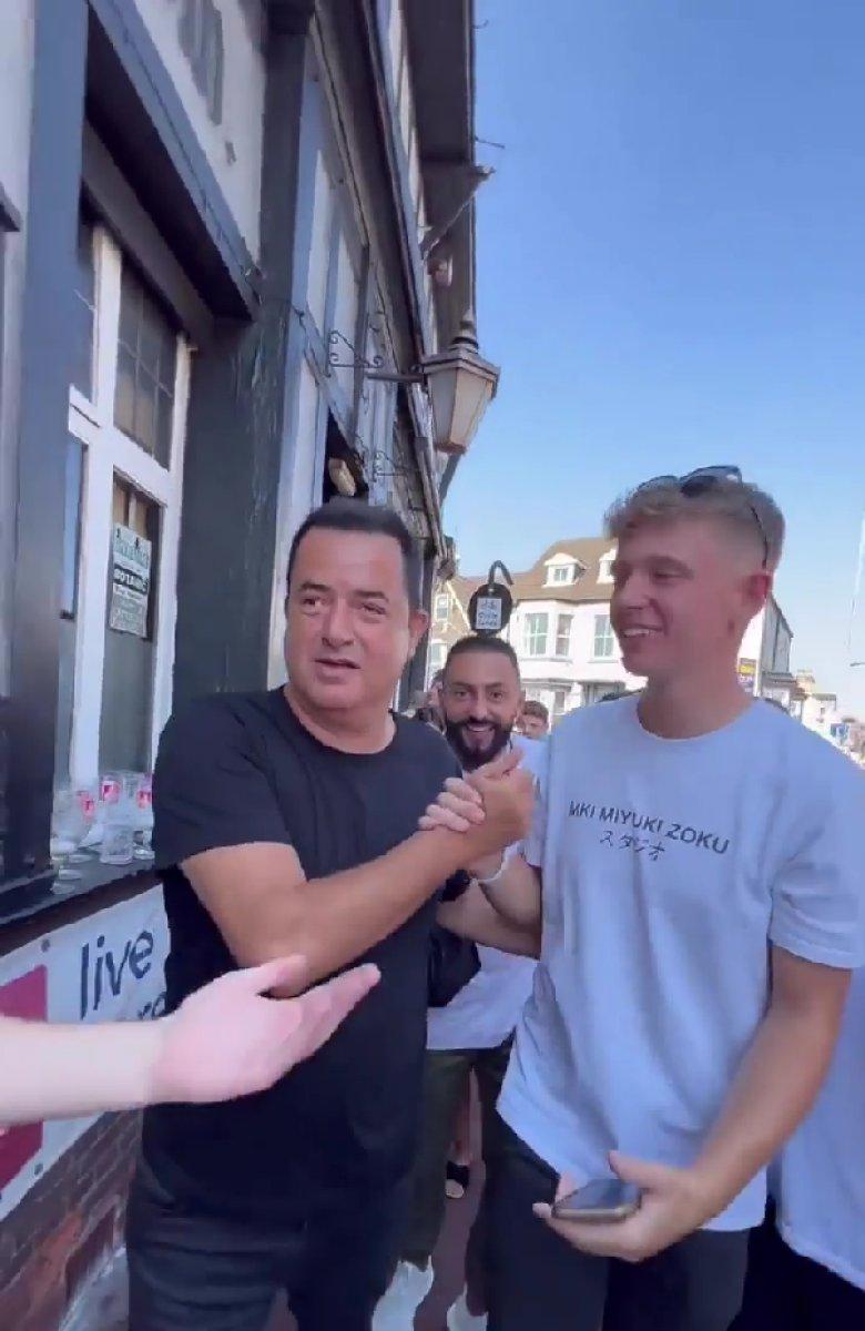 Hull City taraftarından Acun Ilıcalı’ya ilgi