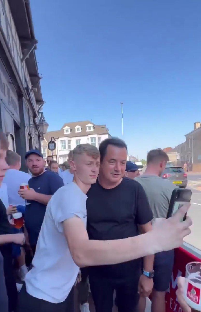 Hull City taraftarından Acun Ilıcalı’ya ilgi