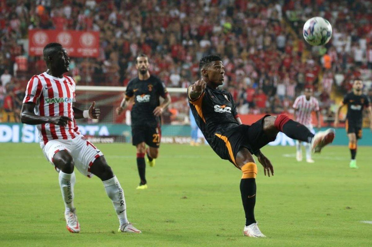 Okan Buruk'tan sol beke transfer talebi