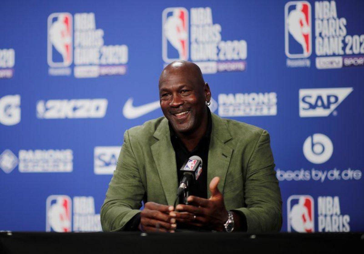 Micheal Jordan, her 5 saatte 3 milyon dolar kazandırıyor