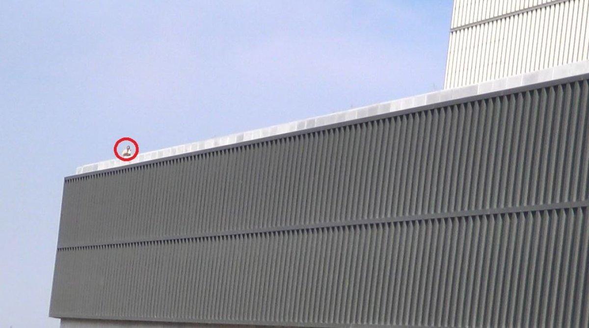 Tekirdağ'da maaş eylemi yapan belediye işçileri, gizli çekim yapan drone'u yuhaladı