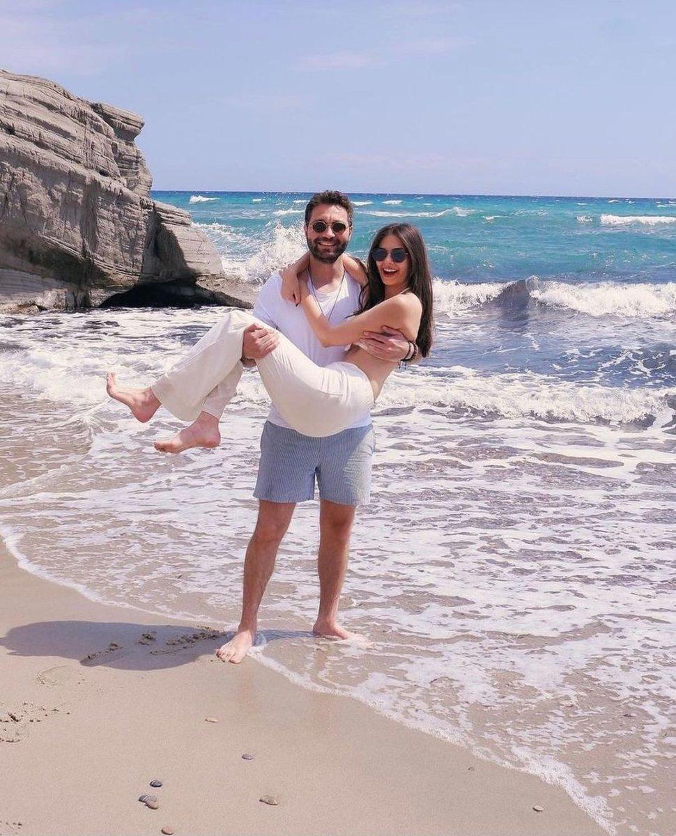 Defne Samyeli'nin kızı Deren Talu aşk tatilinde