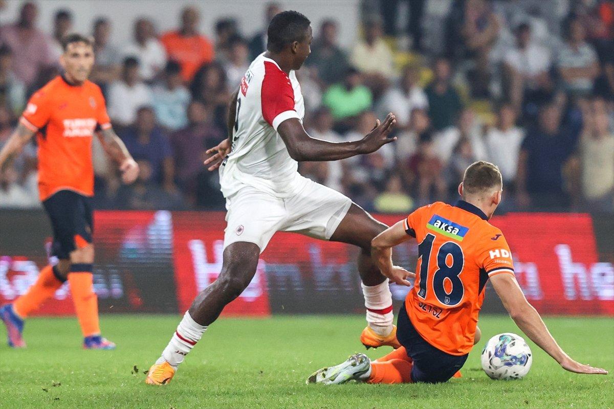 Başakşehir, Antwerp ile 1-1 berabere kaldı